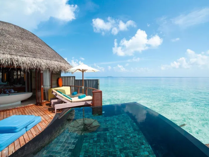 هالافيلي جزيرة مالديفية تفيض ترفاً وسط المحيط الهندي