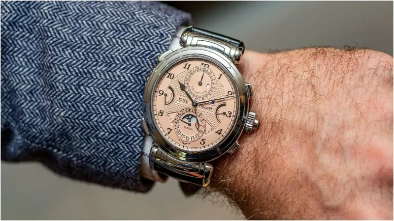 أشهر الأخطاء التي يقع فيها الرجال وتفسد مظهرهم الأنيق