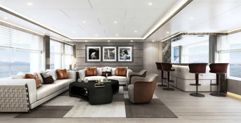 يخت صنع في دبي يحصد لقب الأفضل في العالم