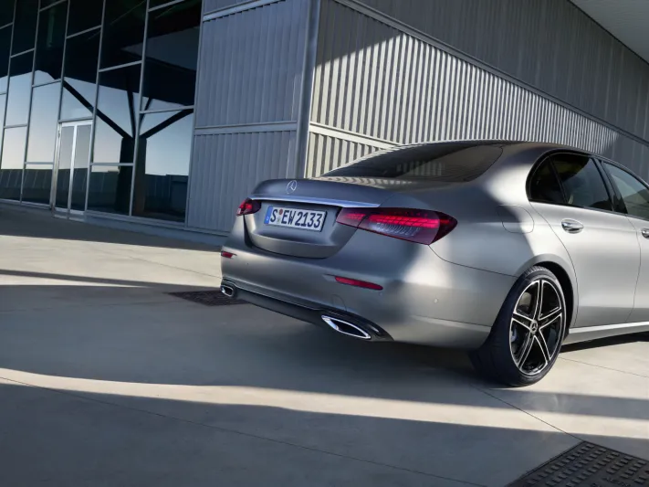 لعشاق الفخامة.. إليكم مواصفات الفئة “E” سيدان من مرسيدس-بنز