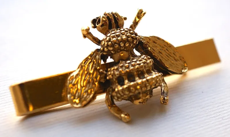 إكسسوارات البدلة الرسمية: هذا ما تحتاج إليه لطلة مثالية 