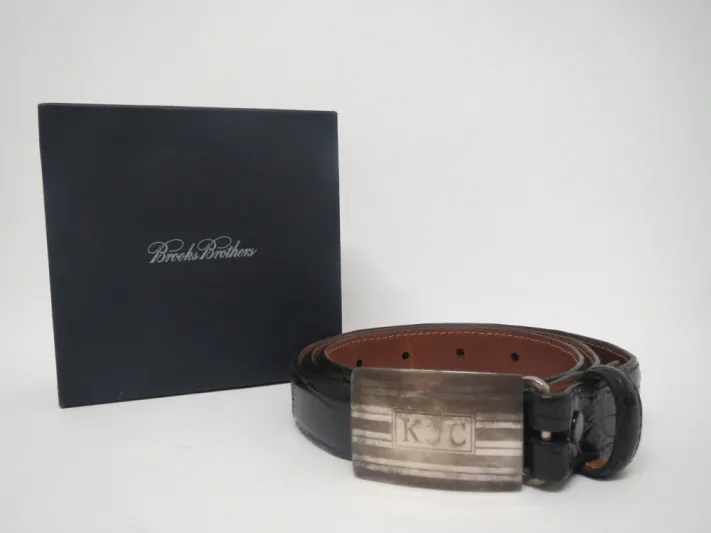 إكسسوارات البدلة الرسمية: هذا ما تحتاج إليه لطلة مثالية 