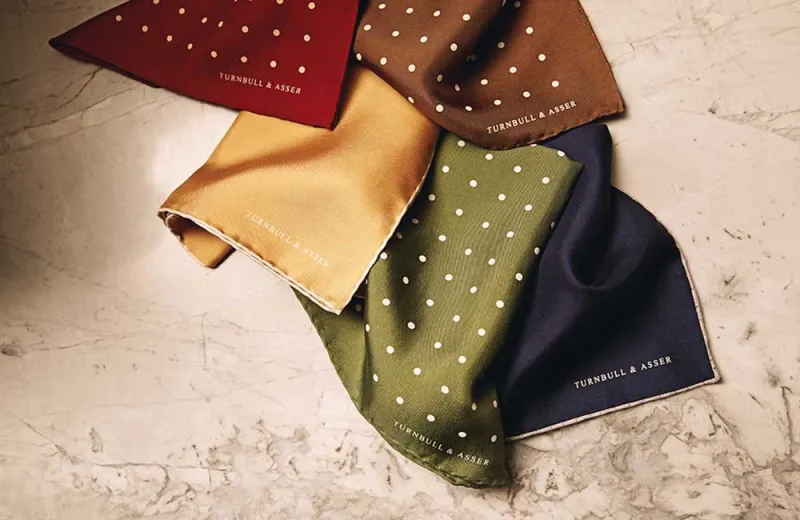 إكسسوارات البدلة الرسمية: هذا ما تحتاج إليه لطلة مثالية 