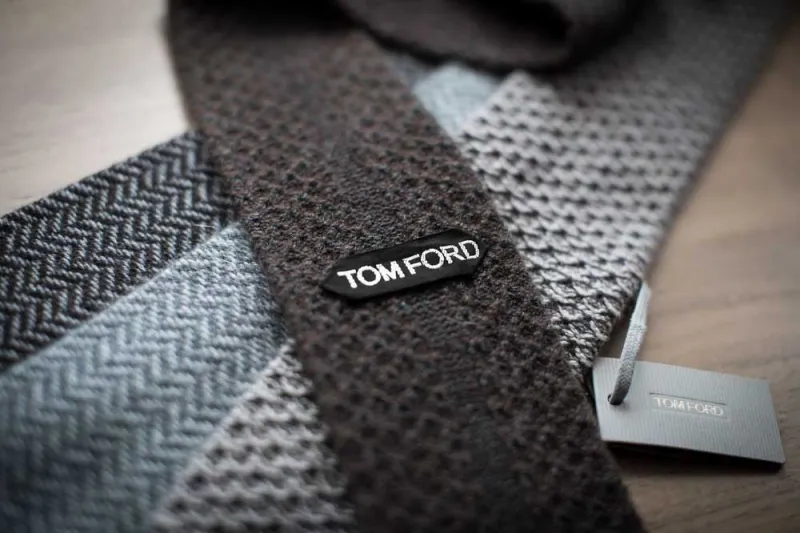 إكسسوارات البدلة الرسمية: هذا ما تحتاج إليه لطلة مثالية 