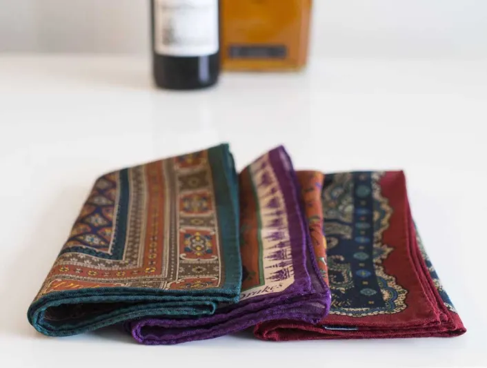 إكسسوارات البدلة الرسمية: هذا ما تحتاج إليه لطلة مثالية 