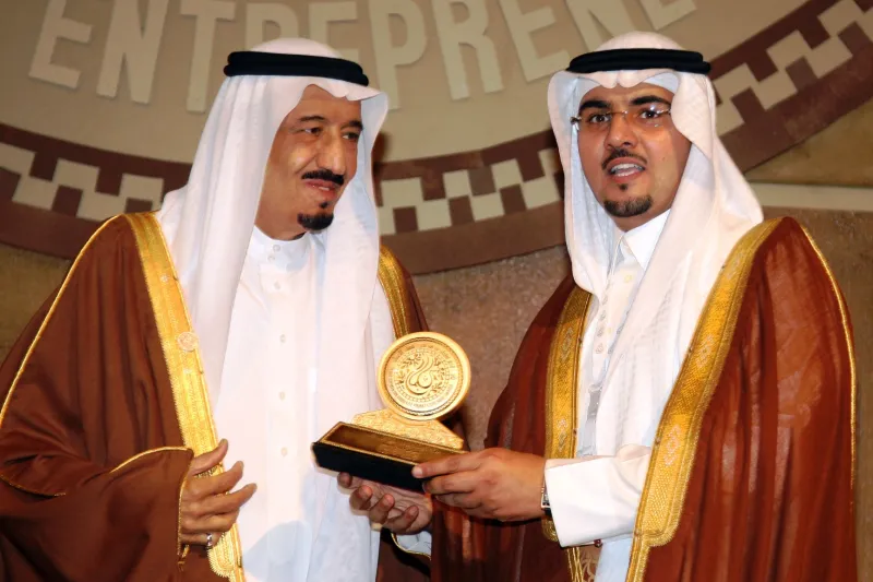 رجل الأعمال علي العثيم: ابحثوا عن الفرص ولا تنتظروها.. أستمتع بعملي والسر بالشغف والفائدة