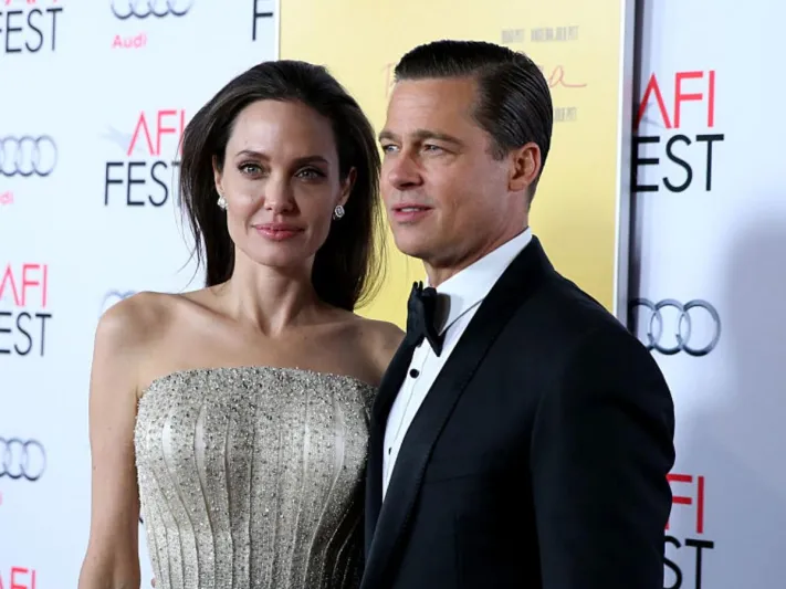 تجاوزت قيمة إحداها 20 مليون دولار ..أغلى هدايا المشاهير في عيد الحب