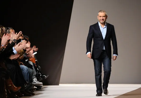 كيف أصبح إيلي صعب من أهم مصممي الأزياء حول العالم