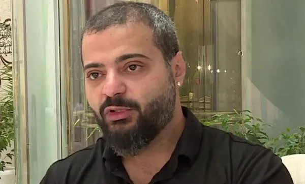 بعد الهجوم الكبير على عمرو دياب.. شاهد| مشاهير ونجوم عرب ارتدوا الحلق 