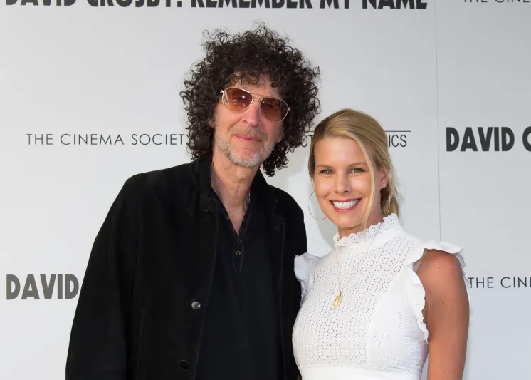 تجاوزت قيمة إحداها 20 مليون دولار ..أغلى هدايا المشاهير في عيد الحب