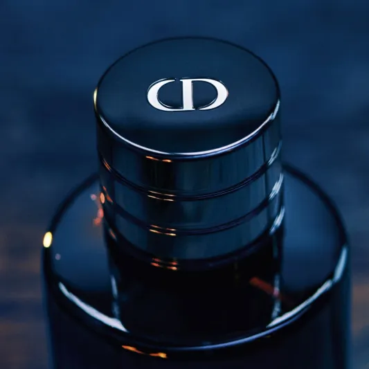 عطر DIOR SAUVAGE الجديد.. لقاء النضارة الحادة والأريج الشرقي المرهف