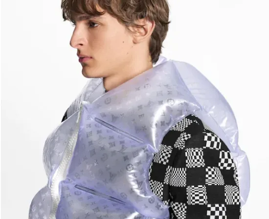 Bubble Wrap.. أغرب الأزياء الرجالي بسعر صادم