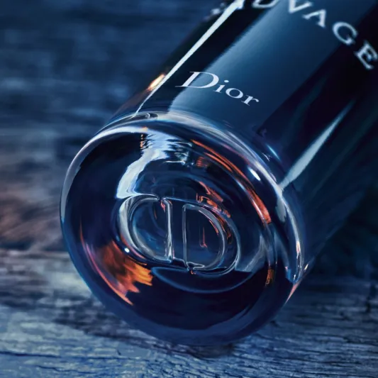 عطر DIOR SAUVAGE الجديد.. لقاء النضارة الحادة والأريج الشرقي المرهف