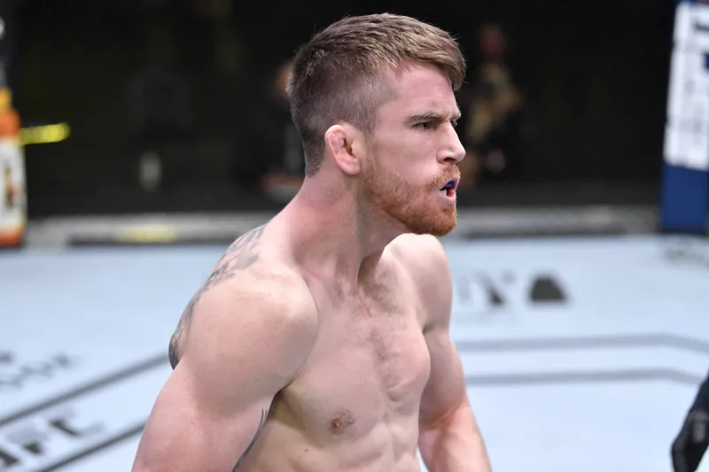 أسقطت الخصم أرضاً ..شاهد|ضربة قاضية "مدمرة" بالركبة في الوجه (فيديو)