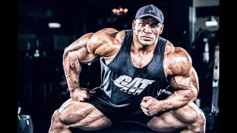 بيج رامي يكشف سر عضلاته الضخمة | فيديو