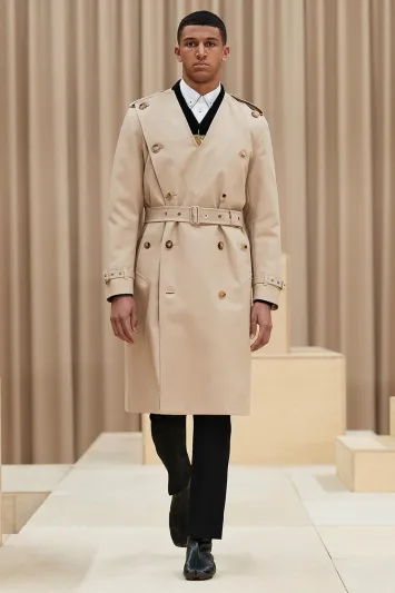 مستوحاة من الطبيعة..شاهد| مجموعة Burberry لربيع وصيف 2021