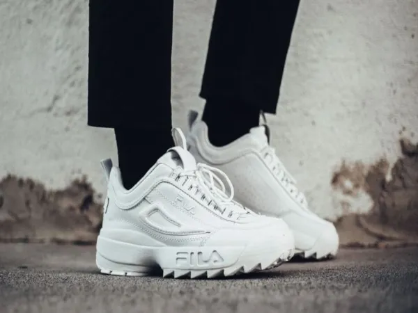 أكبر الماركات العالمية للأحذية الرجالية.. أناقة وتميز