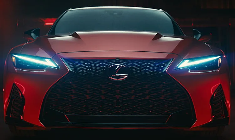 بمحرك طبيعي التنفس وفخامة استثنائية..شاهد أحدث سيارات لكزس الرياضية