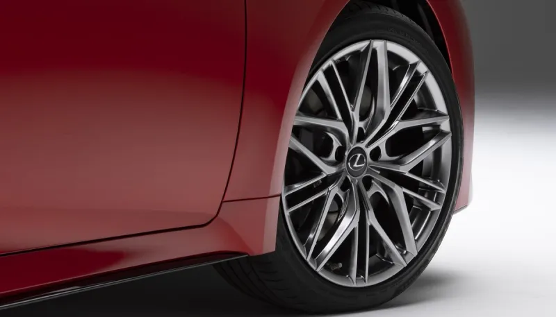 بمحرك طبيعي التنفس وفخامة استثنائية..شاهد أحدث سيارات لكزس الرياضية