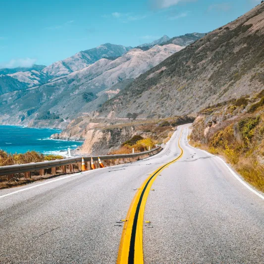 أشياء تحتاج إليها في سيارتك أثناء السفر للتعامل مع أي طارئ 