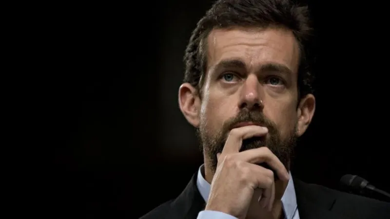 رئيس تويتر يبيع أول تغريدة له بملبغ خيالي