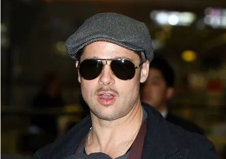 صور| نجوم هوليود يعيدون موضة الفلات كاب للواجهة من جديد 