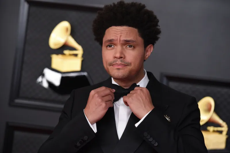 بين الغرابة والأناقة.. شاهد أبرز أزياء حفل جوائز جرامي 2021