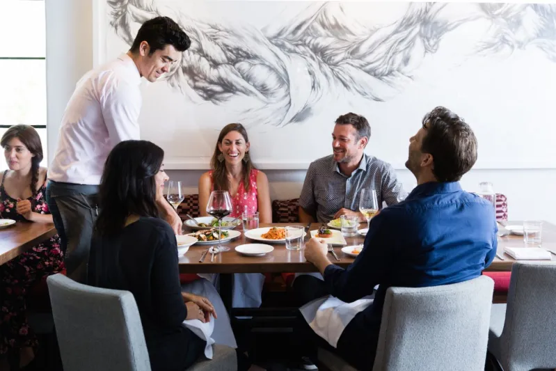 شرب المياه مع الطعام ينقص الوزن. بشرط واحد 