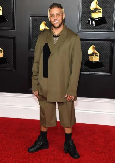 بين الغرابة والأناقة.. شاهد أبرز أزياء حفل جوائز جرامي 2021