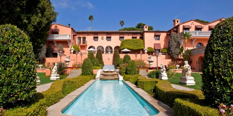 بسعر 119 مليون دولار.. شاهد جولة داخل قصر "بيفرلى هيلز" الفاخر