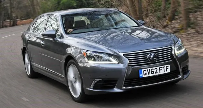 بين المتواضعة وشديدة الفخامة.. شاهد| سيارات أثرياء العالم