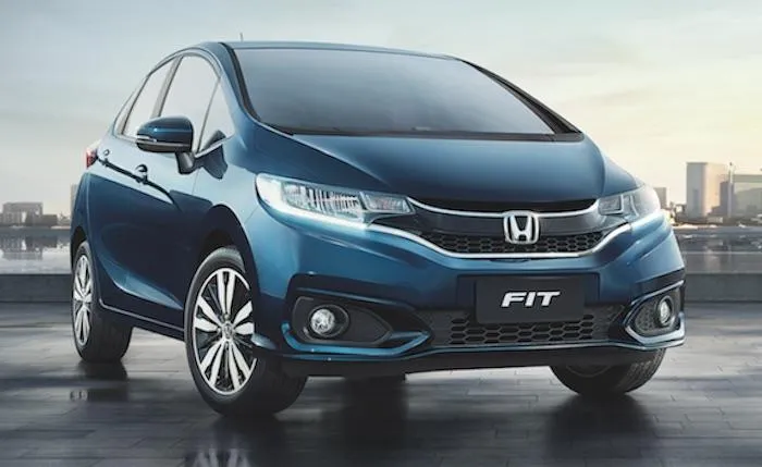 بين المتواضعة وشديدة الفخامة.. شاهد| سيارات أثرياء العالم