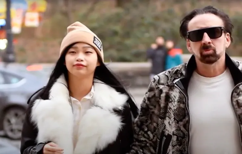 تصغره بـ31 عاماً.. نيكولاس كيج في القفص الذهبي للمرة الخامسة ! (صور)