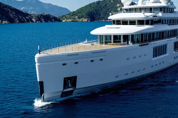 بقيمة 250 مليون دولار.. سوبر يخت يجمع بين الفخامة الاستثنائية والطاقة النظيفة