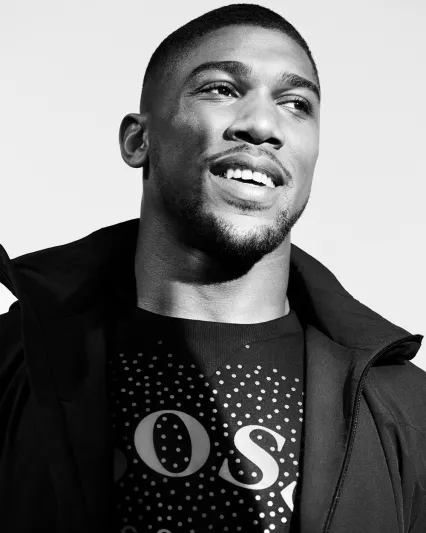  أنتوني جوشوا يتألق بمجموعة HUGO BOSS الجديدة 