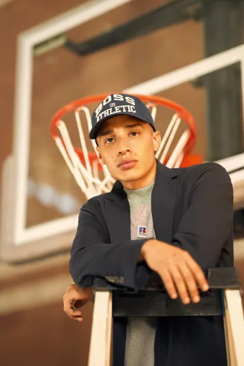 مجموعة أزياء  BOSS x Russell Athletic لإطلالة شبابية أنيقة