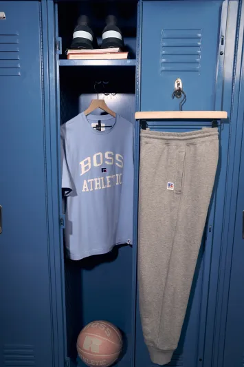 مجموعة أزياء  BOSS x Russell Athletic لإطلالة شبابية أنيقة