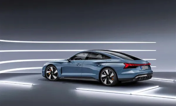 منافسة بورش..شاهد أودي الكهربائية موديل 2022