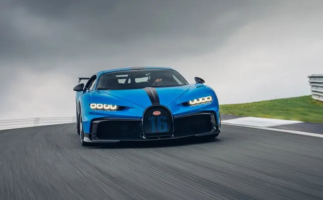 بقيمة 3.55 مليون دولار.. شاهد| بوغاتي شيرون بور سبورت2021 