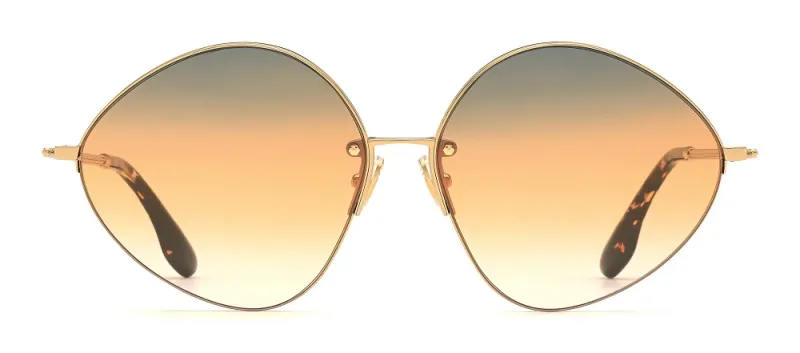 "VICTORIA BECKHAM" تطرح نظاراتها الجديدة لصيف 2021