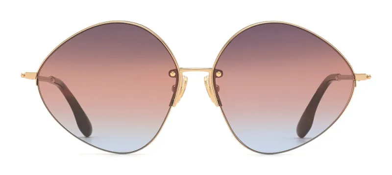 "VICTORIA BECKHAM" تطرح نظاراتها الجديدة لصيف 2021