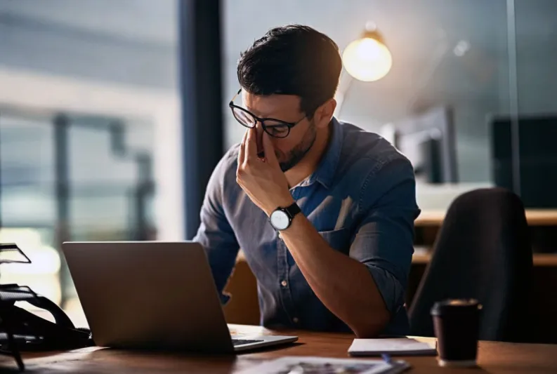 ودّع إرهاق العين بهذه التمارين المنزلية البسيطة 