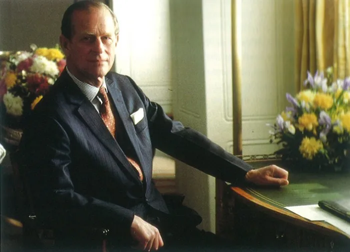 تفوق على أحفاده.. الأناقة الأوروبية تودع الأمير فيليب (صور)