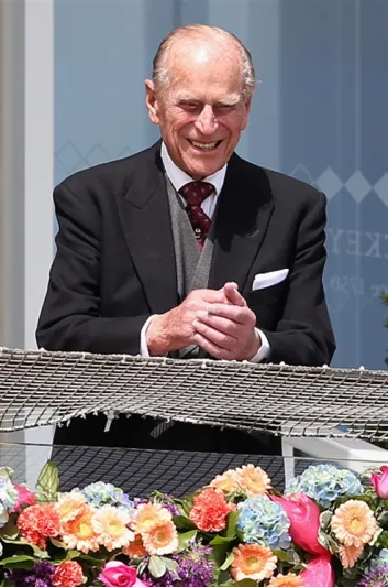 تفوق على أحفاده.. الأناقة الأوروبية تودع الأمير فيليب (صور)