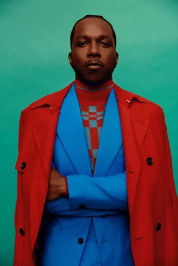 لقطات من أزياء المشاهير في حفل توزيع جوائز -BAFTA (صور)