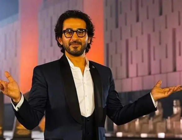 صور| أناقة بهرت العالم.. تفاصيل بدلات فناني موكب المومياوات الملكية