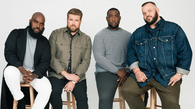 ودع ملابسك المملة.. أزياء عصرية أنيقة لأصحاب الوزن الزائد (صور) 