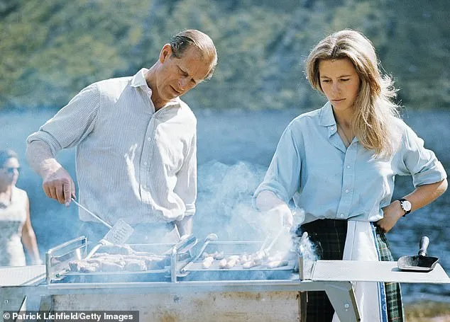 الراديو رفيق الأمير فيليب الصباحي. فماذا عن روتينه اليومي؟