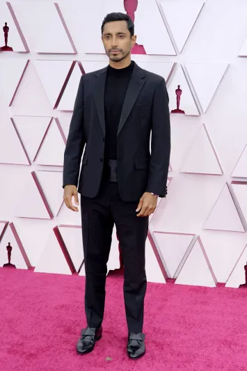 حملت رسائل خفية.. أبرز الأزياء الرجالية في أوسكار 2021 (صور)