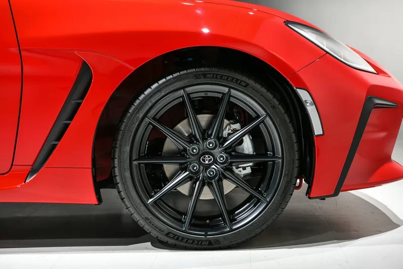 GT 86 Coupe سيارة رياضية فائقة من تويوتا (فيديو)